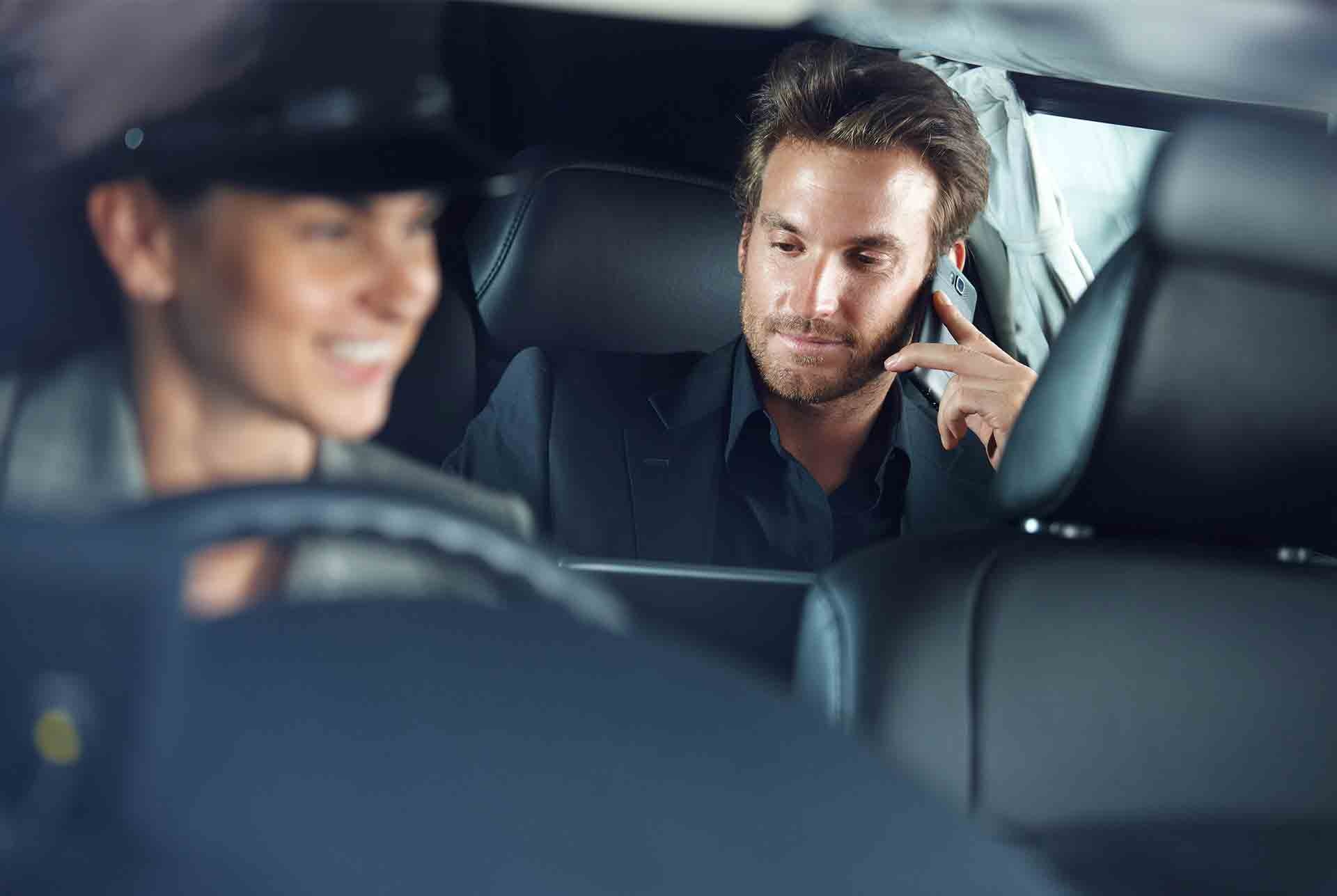 Book a Taxi to Luton Airport Today with Gemini Taxis