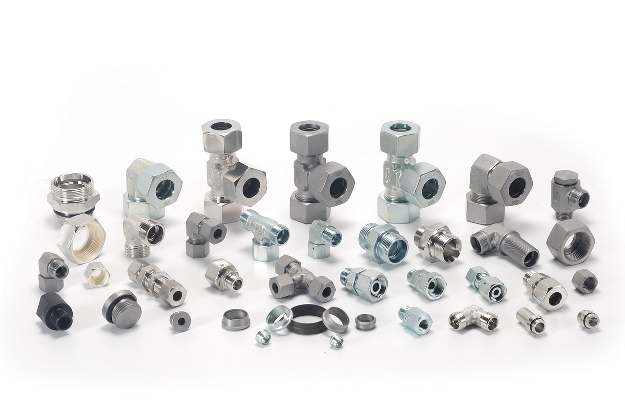 Oil line AN fittings that ensure smooth engine operation
