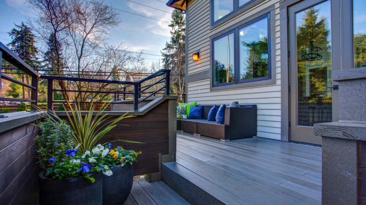 Acworth Deck Builder – Affordable & Reliable