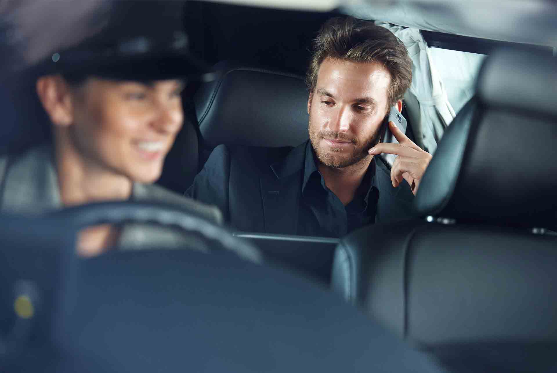 Book a Taxi to Luton Airport Today with Gemini Taxis
