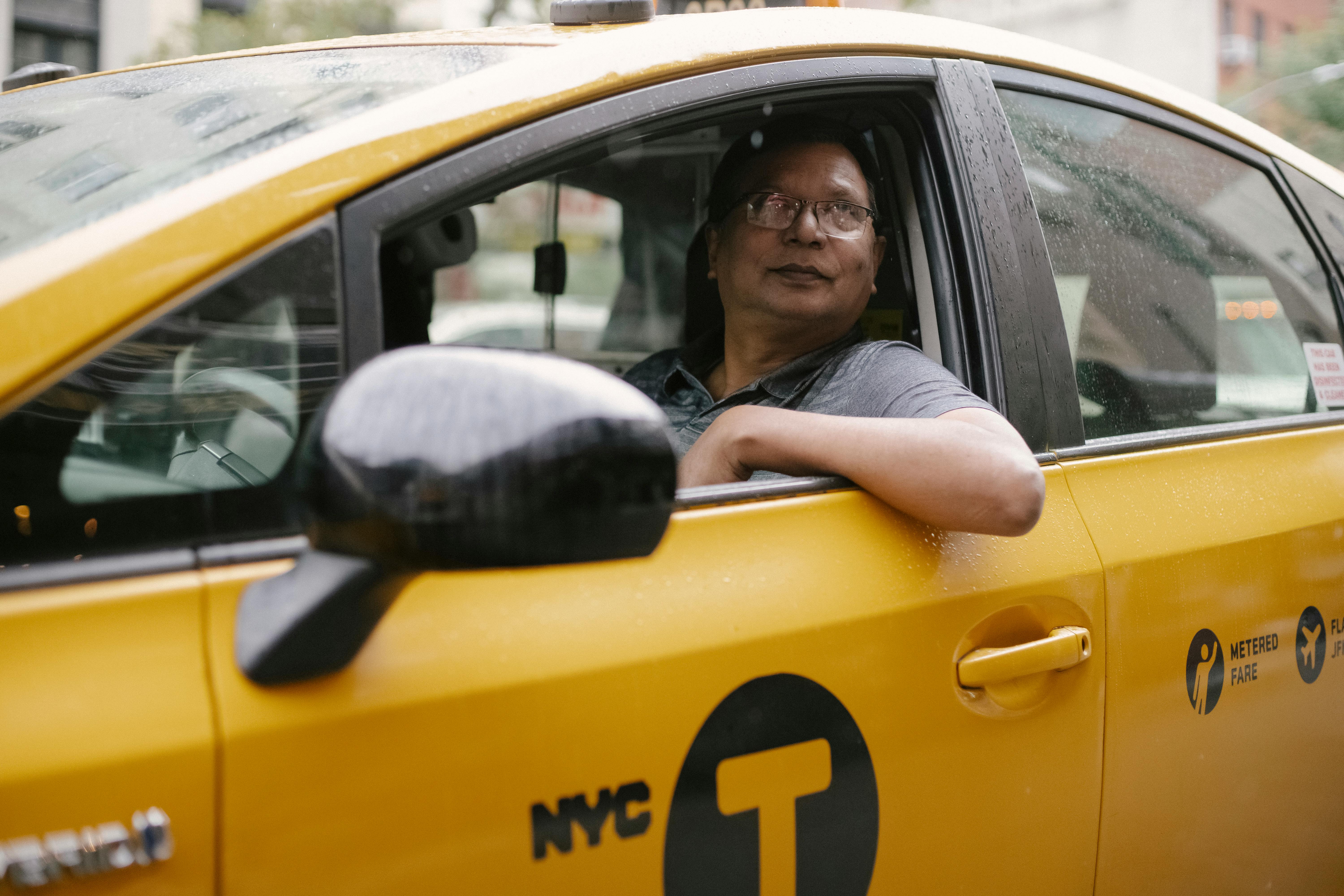 Hinchleywood Minicabs – Safe and Comfortable Travel