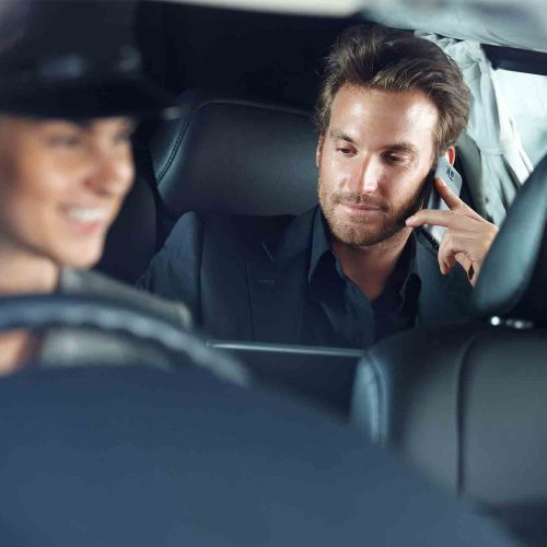 Book a Taxi to Luton Airport Today with Gemini Taxis